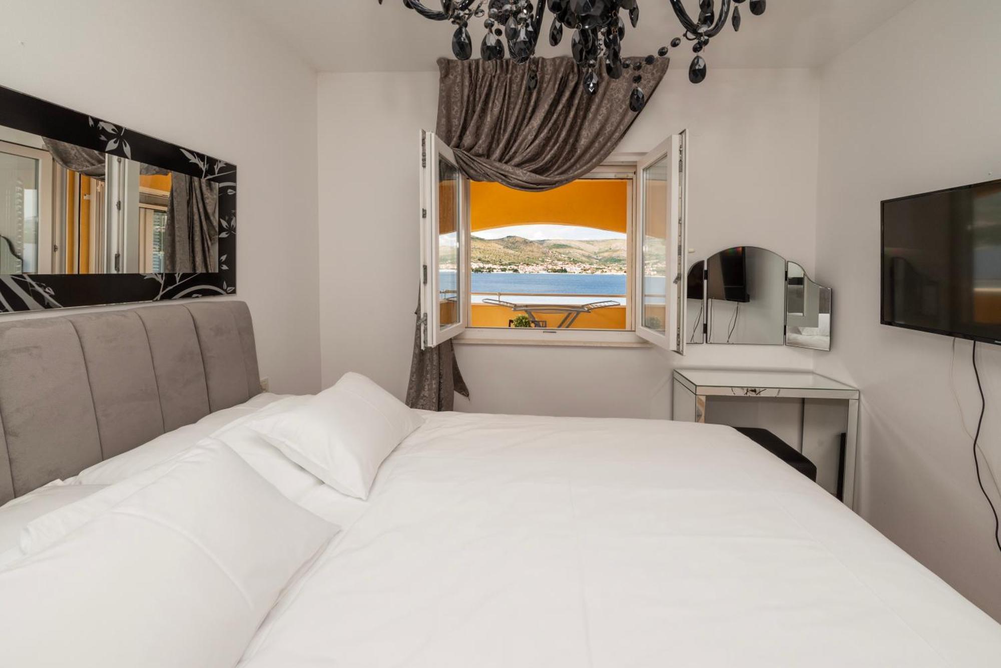 Lavanda Residence With Heated Pool Trogir Split Donji Okrug  Εξωτερικό φωτογραφία